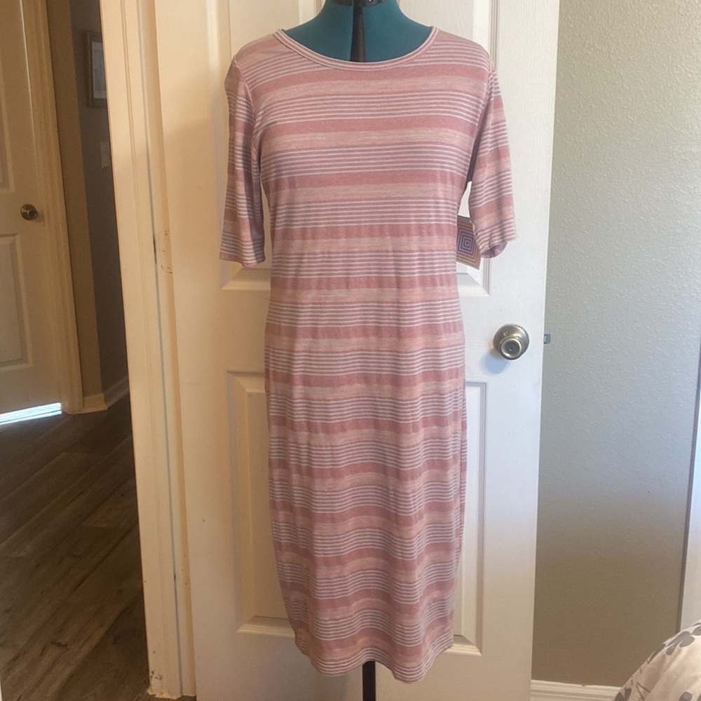 LulaRoe, scoop, neckline, short sleeve shift dress. XL.